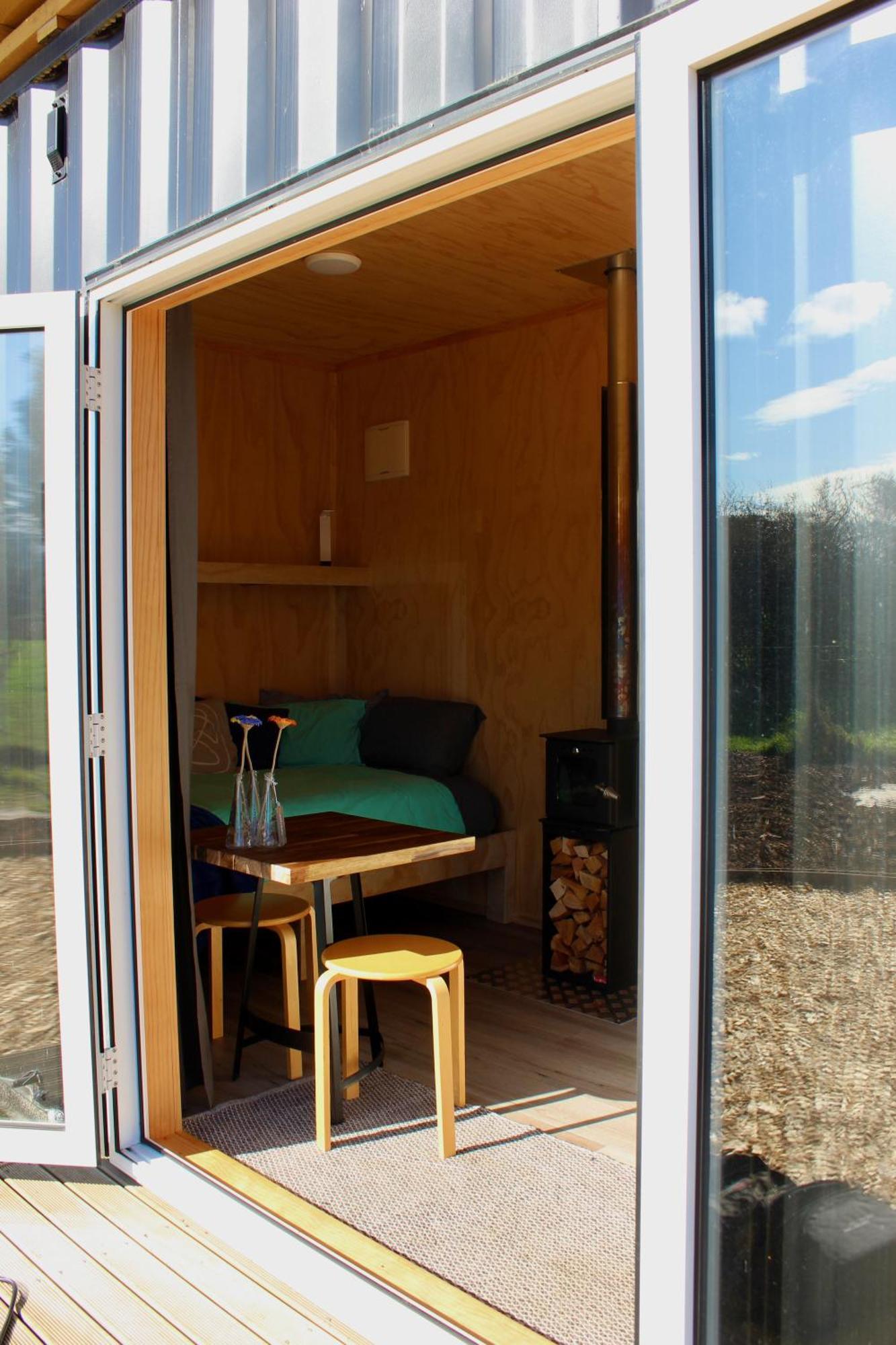 Cosy Tiny Container Cabin Carterton Екстериор снимка
