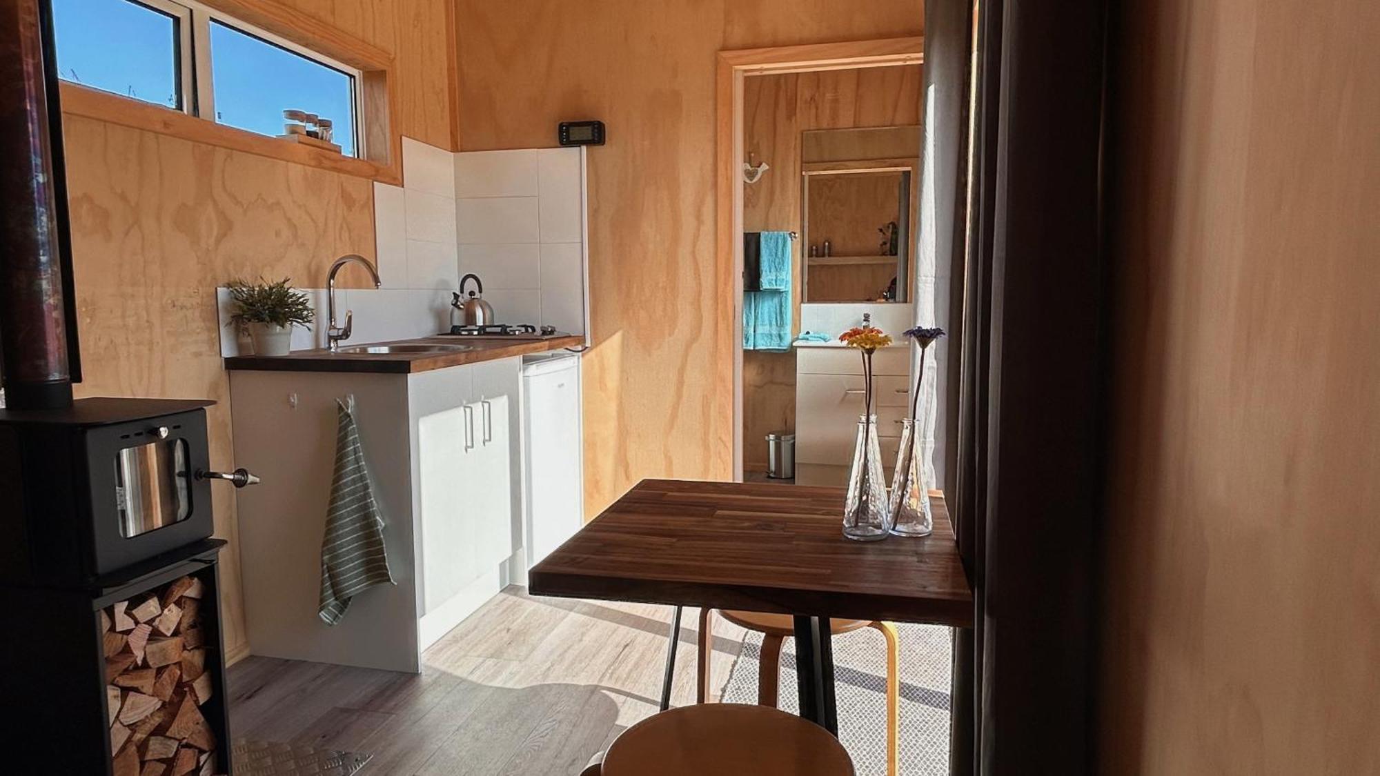 Cosy Tiny Container Cabin Carterton Екстериор снимка