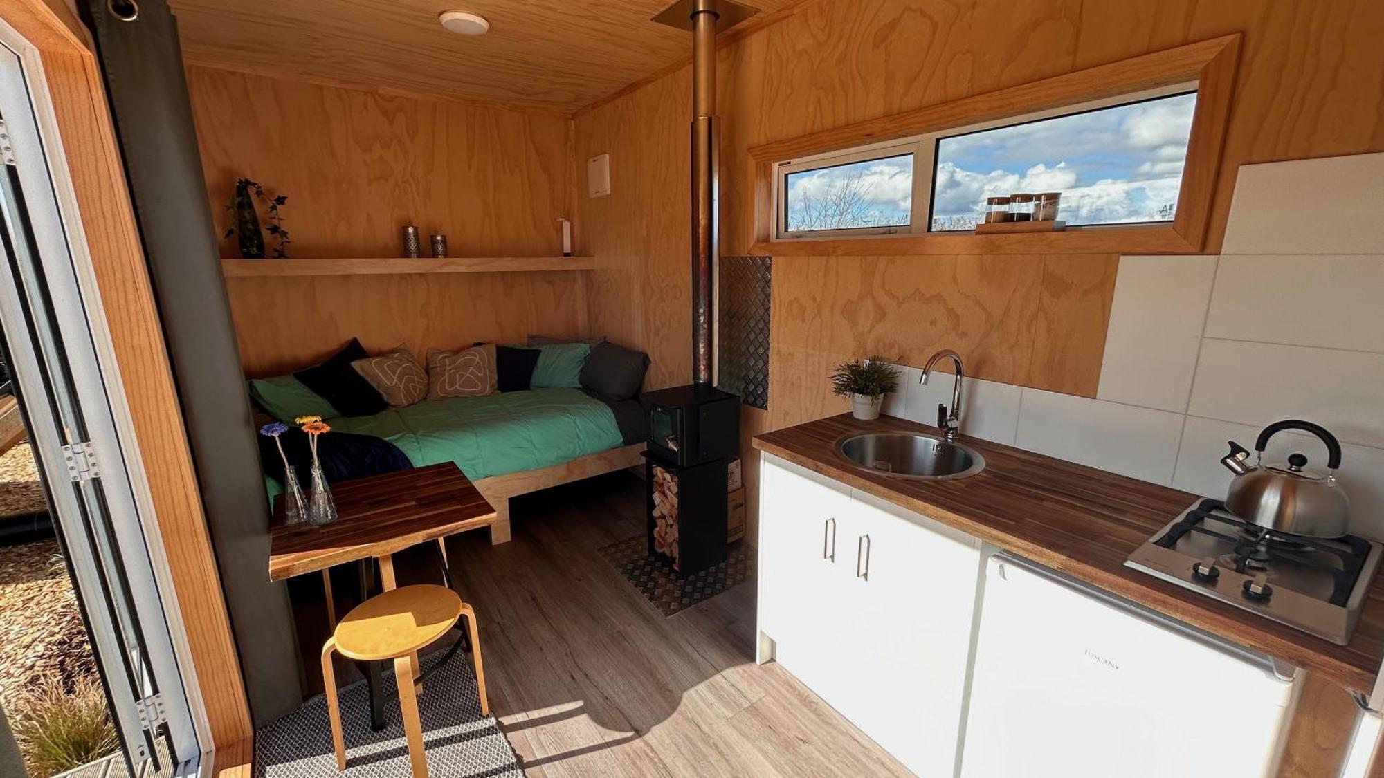 Cosy Tiny Container Cabin Carterton Екстериор снимка